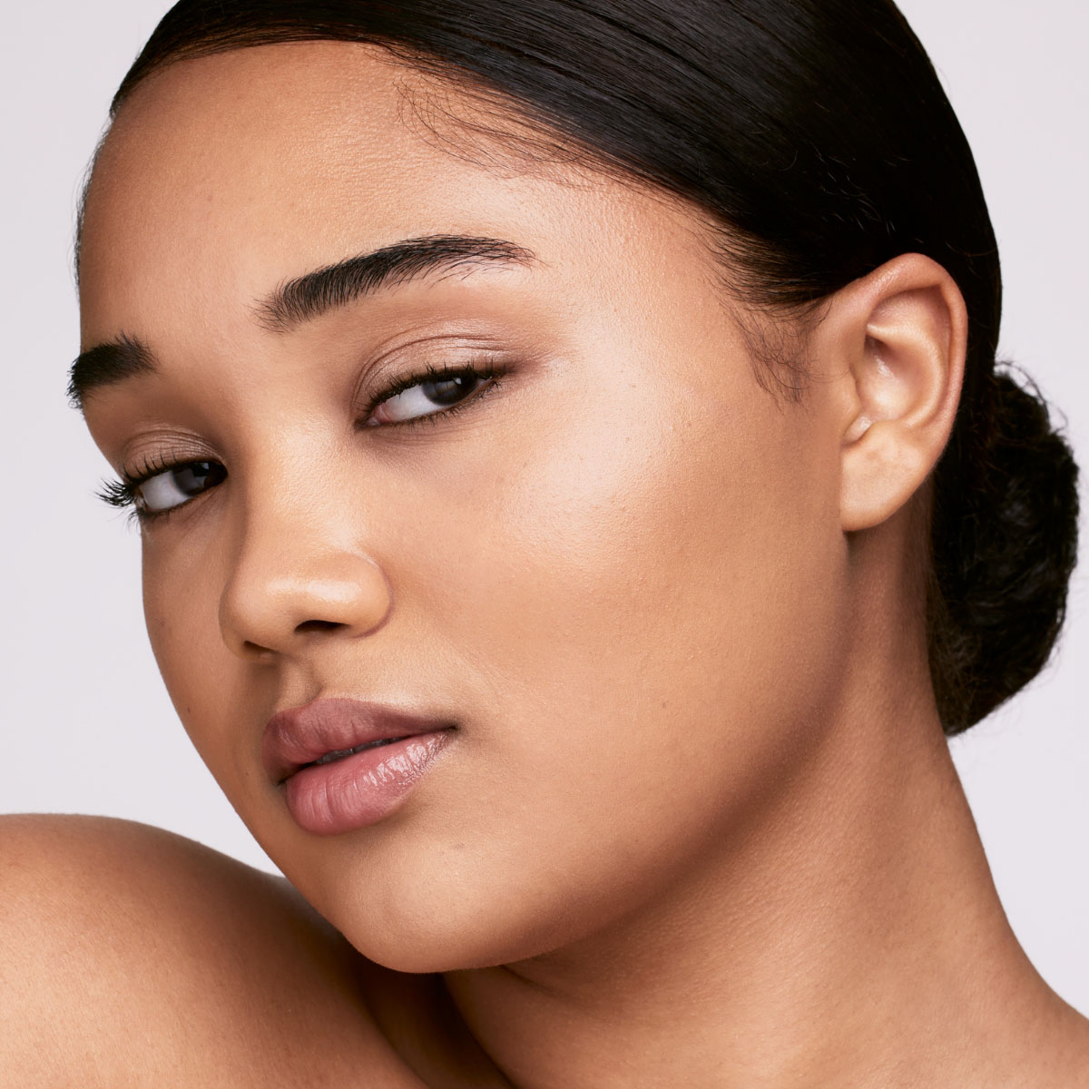 SOFT'LIT NATURALLY LUMINOUS LONGWEAR FOUNDATION (BASE DE MAQUILLAJE PARA ROSTRO)